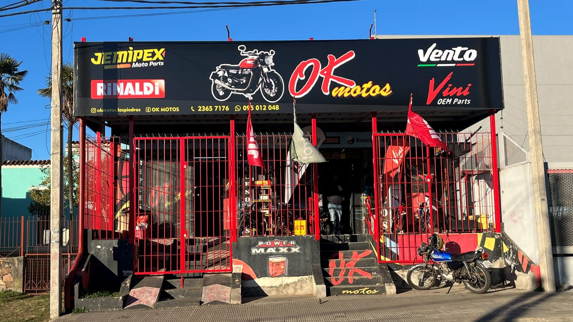 Fachada del local de OK Motos en Av. Dr. Enrique Pouey 545, Las Piedras